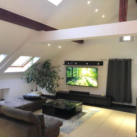 Cozy 120M² Apartment With 3 Bedrooms And 1 Home Cinema Useldange Kültér fotó