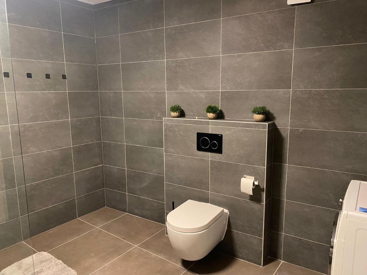 Cozy 120M² Apartment With 3 Bedrooms And 1 Home Cinema Useldange Kültér fotó
