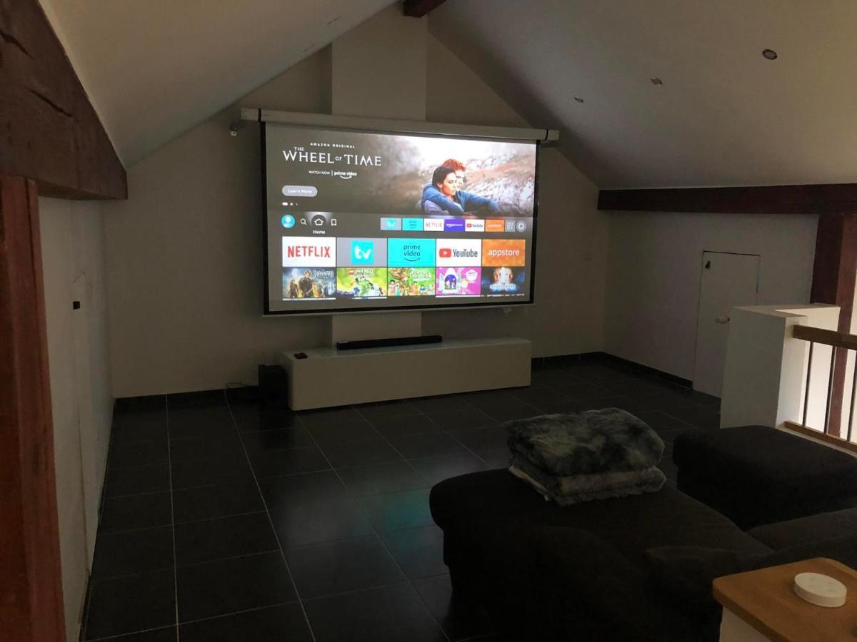 Cozy 120M² Apartment With 3 Bedrooms And 1 Home Cinema Useldange Kültér fotó