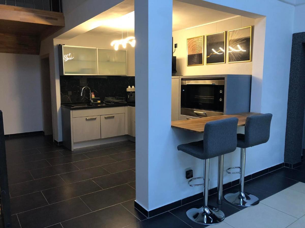 Cozy 120M² Apartment With 3 Bedrooms And 1 Home Cinema Useldange Kültér fotó