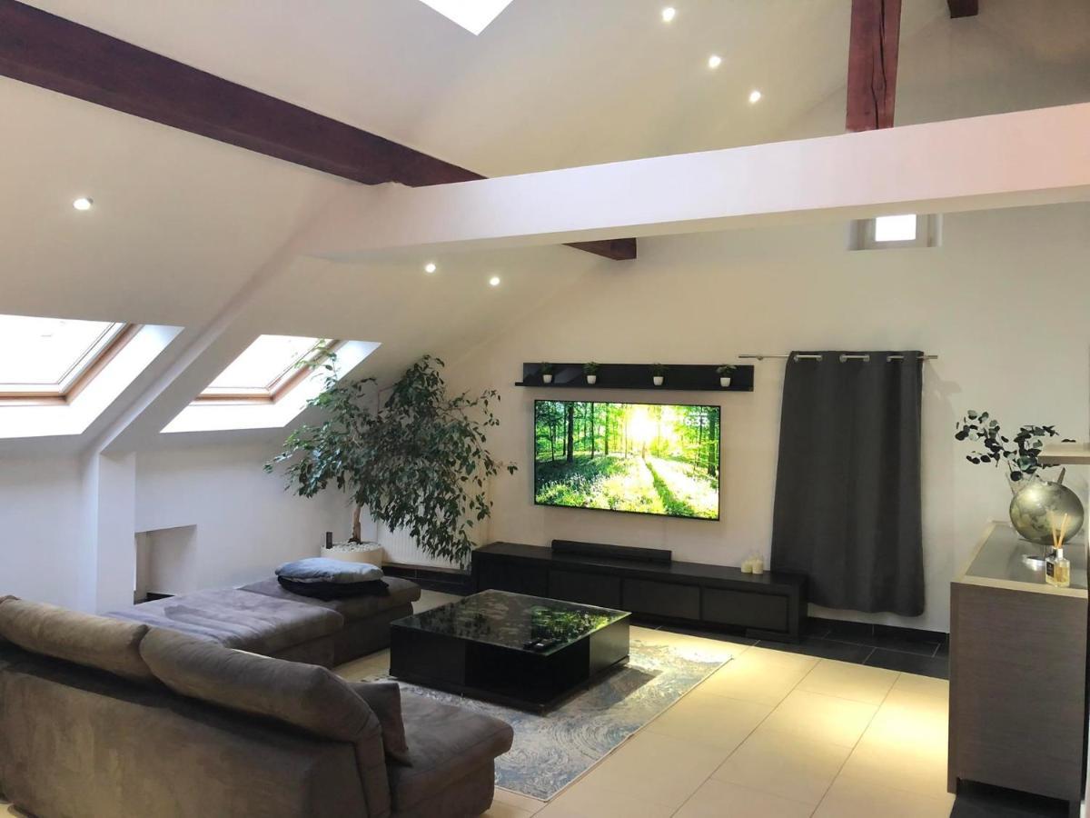 Cozy 120M² Apartment With 3 Bedrooms And 1 Home Cinema Useldange Kültér fotó