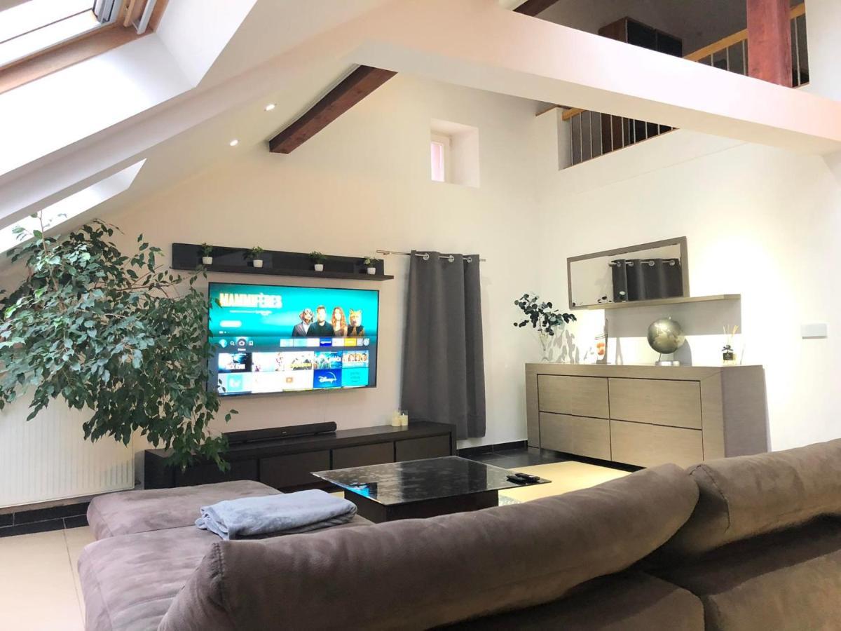 Cozy 120M² Apartment With 3 Bedrooms And 1 Home Cinema Useldange Kültér fotó